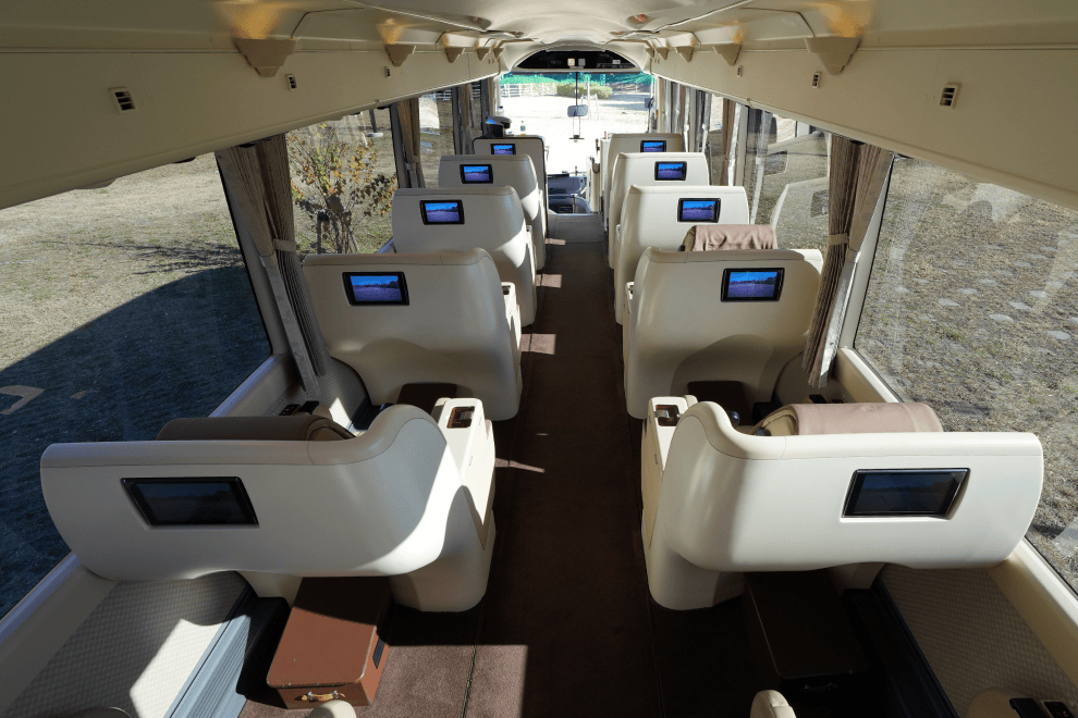 旅をもっと贅沢に｜豪華バス「YuGa」